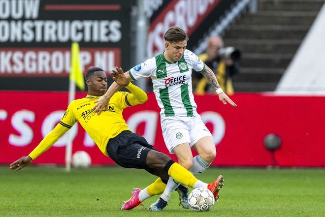 许多现役与 许多现役与