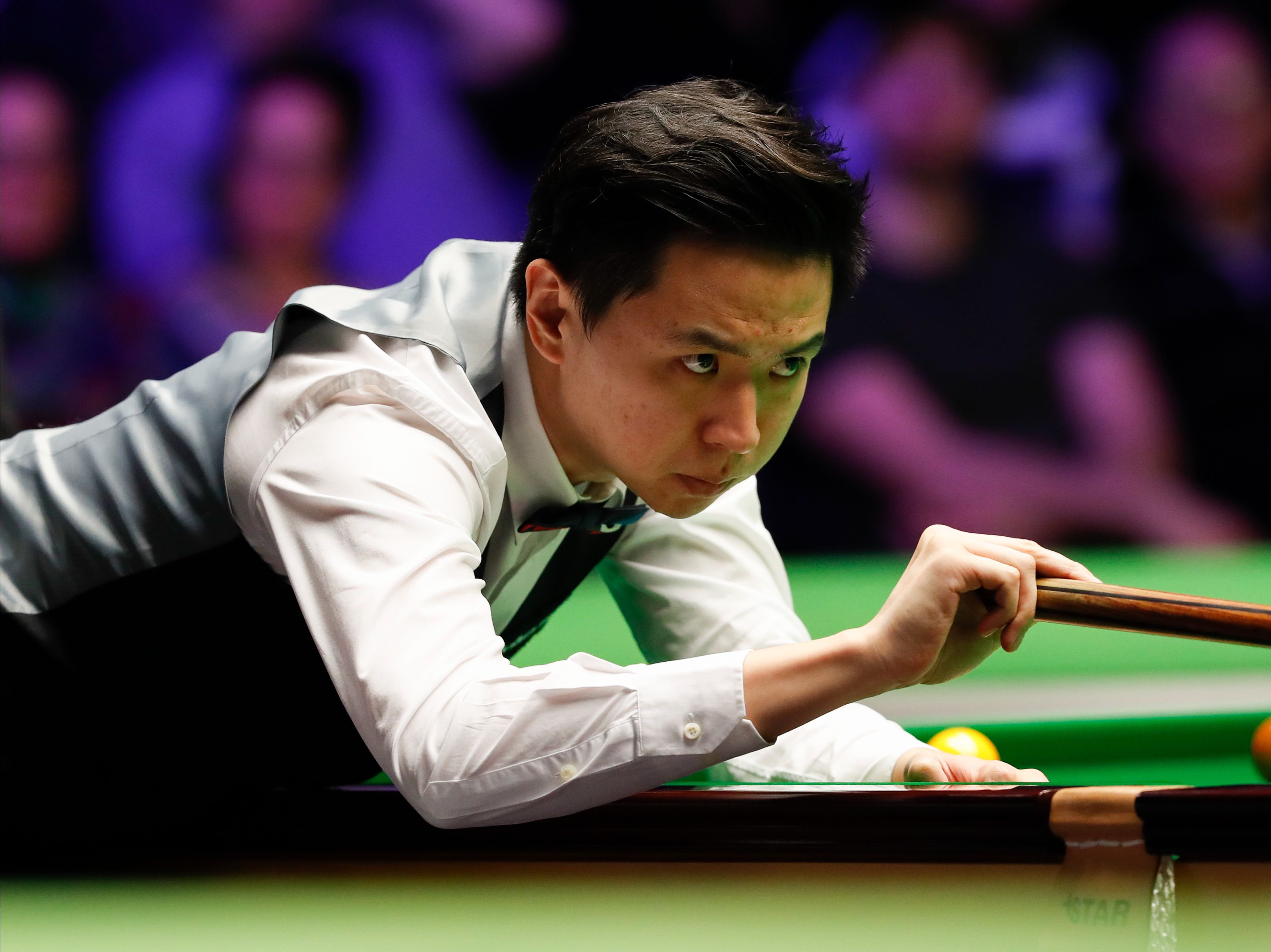 西媒：諾坎普改造影響周邊 酒吧紀念品店生意慘淡.